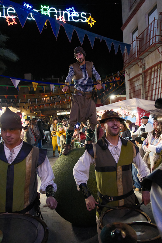 Gines se transforma hasta el domingo en una tierra de fantasía con su XVIII Mercado Medieval y Navideño